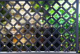锌钢anquan护栏并不逊于传统护栏