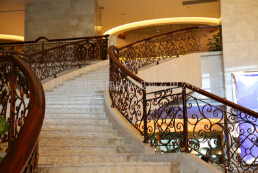 怎样的酒店楼梯扶手设计更好