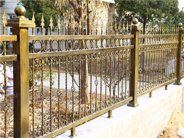别墅铁艺围墙护栏的优点你知道多少？