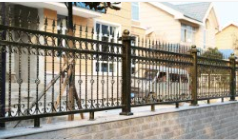 为大家讲解一下庭院铁艺护栏如何做好的保养?